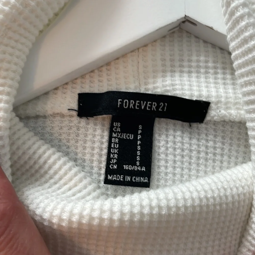 Forever 21 Women's Long Sleeve Cropped Cowneck Shirt - Picture 4 of 9